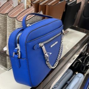 Michael Kors Jet Set Item Large East West Zip Chain Crossbody